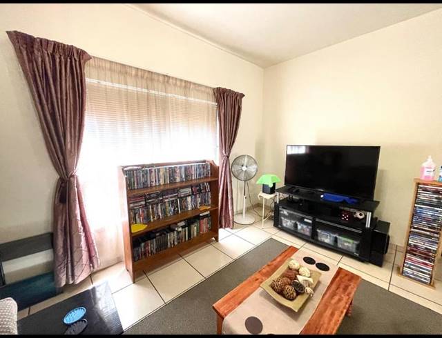 1 BEDROOM APARTMENT FOR SALE IN DASSIE RAND